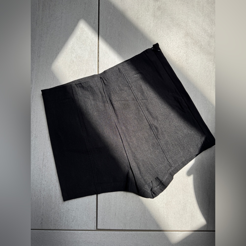 Highwaisted black stretchy shorts
